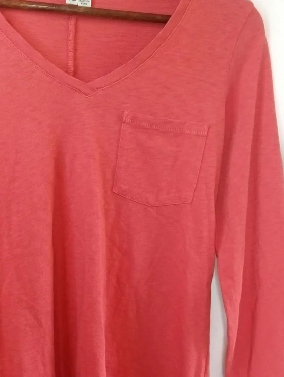 Orvis Coral-Red Long Sleeve V-Neck Pocket Tee Shirt XS Cotton Soft Peru Casual - Picture 6 of 7